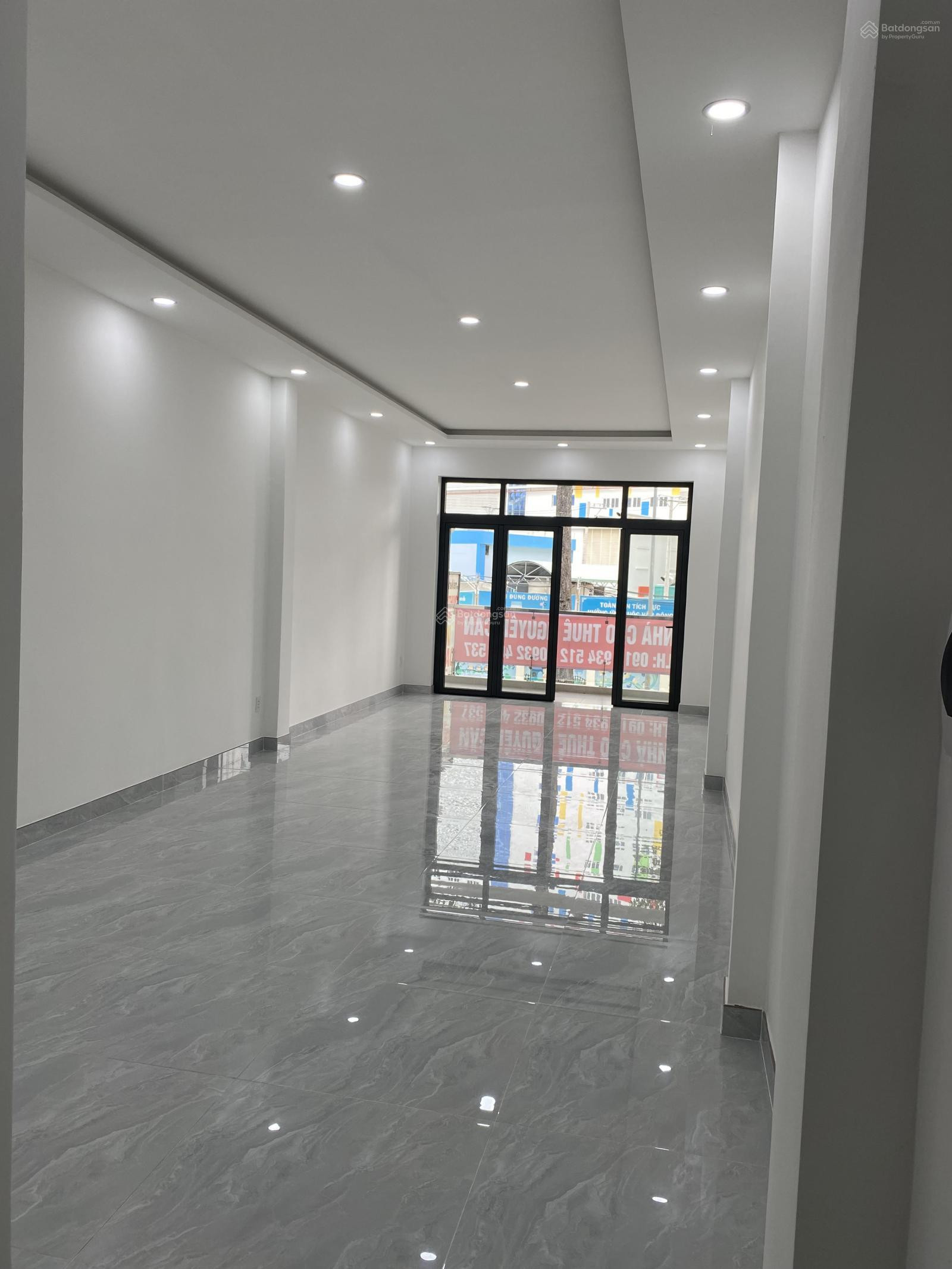 Cho thuê Nguyên Căn MT đường 3 Tháng 2, Phường 12, Quận 10,
